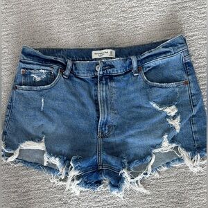 Abercrombie & Fitch mid rise mom short